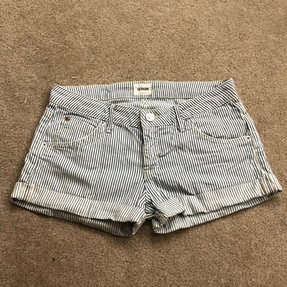 Hudson “Hampton” Cuffed Short Short women’s sz 26 Great condition